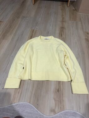 Abercrombie & Fitch Pastel Yellow Crewneck Sweater